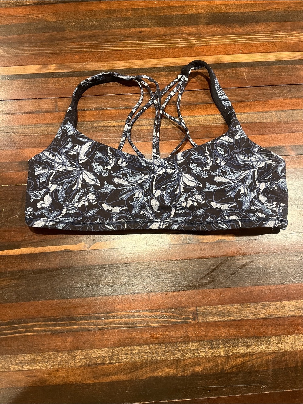 Lululemon strappy sports bra size 10